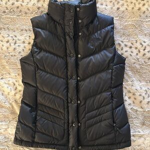 TNF women’s 700 fill Nuptse vest 🖤